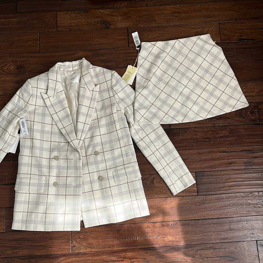 Aritizia Wilfred Blazer and Mini Skirt set white plaid 4